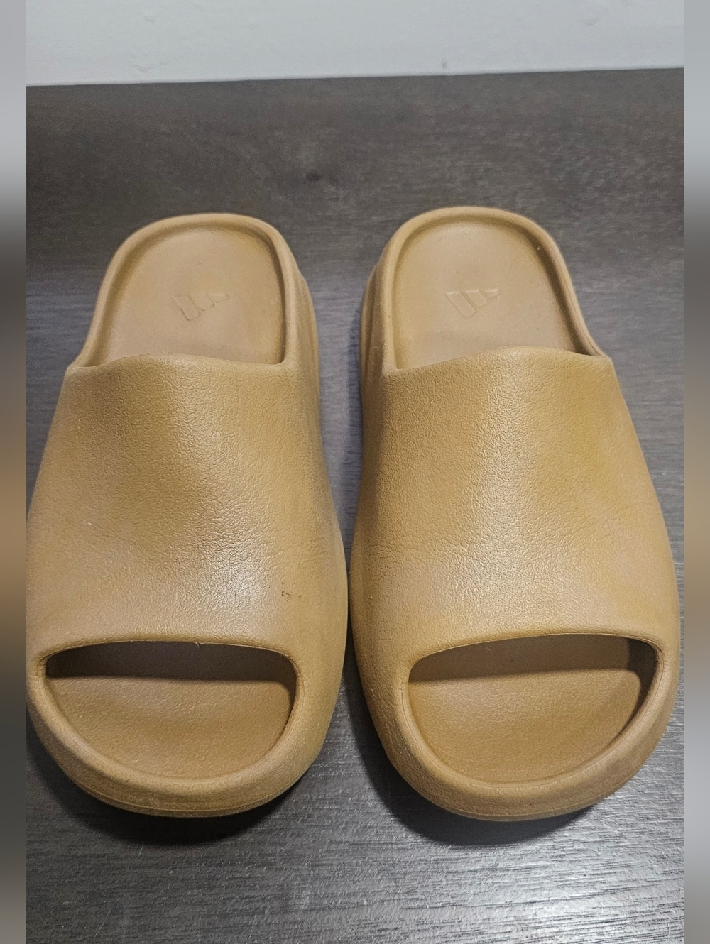 Yeezy Slide “Onyx/Brown tone Kids 3Y